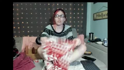 Snapshot of roxihazeleyes chatting on 02-21-25, 07:45 roxihazeleyes online show from 02-21-25, 07:45