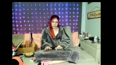 Snapshot of roxihazeleyes chatting on 02-24-25, 10:26 roxihazeleyes online show from 02-24-25, 10:26