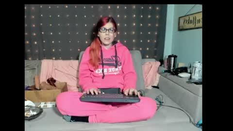 Snapshot of roxihazeleyes chatting on 03-02-25, 12:43 roxihazeleyes online show from 03-02-25, 12:43