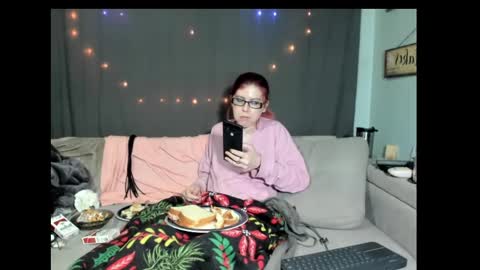 Snapshot of roxihazeleyes chatting on 03-03-25, 09:22 roxihazeleyes online show from 03-03-25, 09:22