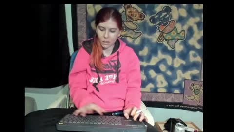 Snapshot of roxihazeleyes chatting on 03-05-25, 11:06 roxihazeleyes online show from 03-05-25, 11:06