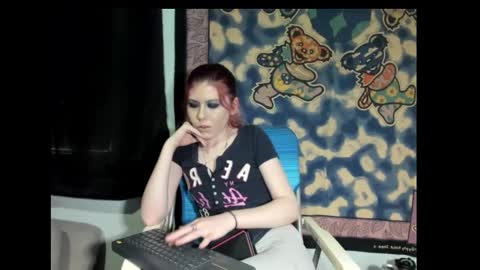 Snapshot of roxihazeleyes chatting on 03-08-25, 01:57 roxihazeleyes online show from 03-08-25, 01:57