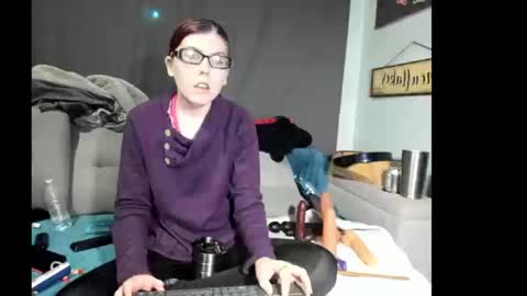 Snapshot of roxihazeleyes chatting on 09-09-25, 12:37 roxihazeleyes online show from 09-09-25, 12:37