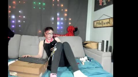 Snapshot of roxihazeleyes chatting on 09-10-25, 11:38 roxihazeleyes online show from 09-10-25, 11:38