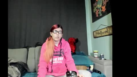 Snapshot of roxihazeleyes chatting on 09-17-25, 07:54 roxihazeleyes online show from 09-17-25, 07:54