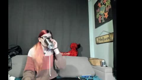 Snapshot of roxihazeleyes chatting on 09-19-25, 07:43 roxihazeleyes online show from 09-19-25, 07:43