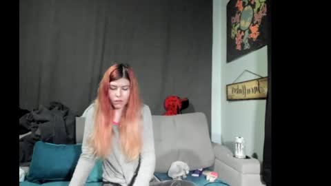 Snapshot of roxihazeleyes chatting on 10-01-25, 01:06 roxihazeleyes online show from 10-01-25, 01:06