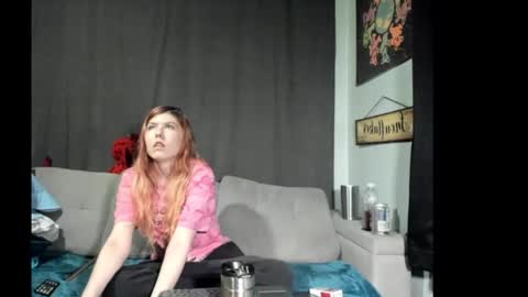 Snapshot of roxihazeleyes chatting on 10-11-25, 12:36 roxihazeleyes online show from 10-11-25, 12:36