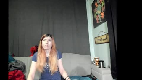 Snapshot of roxihazeleyes chatting on 10-22-25, 05:45 roxihazeleyes online show from 10-22-25, 05:45