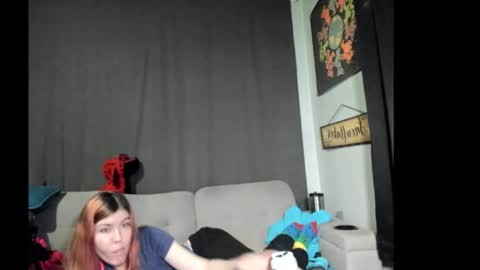 Snapshot of roxihazeleyes chatting on 10-23-25, 05:23 roxihazeleyes online show from 10-23-25, 05:23