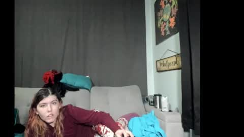 Snapshot of roxihazeleyes chatting on 10-25-25, 02:52 roxihazeleyes online show from 10-25-25, 02:52