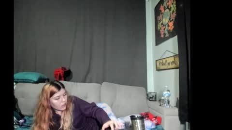 Snapshot of roxihazeleyes chatting on 10-25-25, 09:20 roxihazeleyes online show from 10-25-25, 09:20