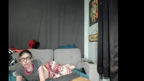 Snapshot of roxihazeleyes chatting on 11-11-25, 10:43 roxihazeleyes online show from 11-11-25, 10:43