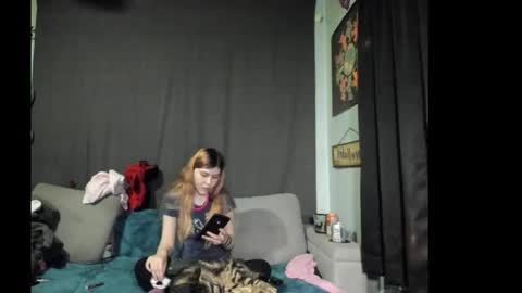 Snapshot of roxihazeleyes chatting on 11-18-25, 10:47 roxihazeleyes online show from 11-18-25, 10:47