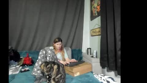 Snapshot of roxihazeleyes chatting on 12-03-25, 05:48 roxihazeleyes online show from 12-03-25, 05:48