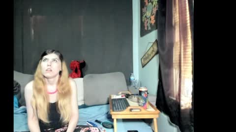 roxihazeleyes online show from 04-01-26, 07:33