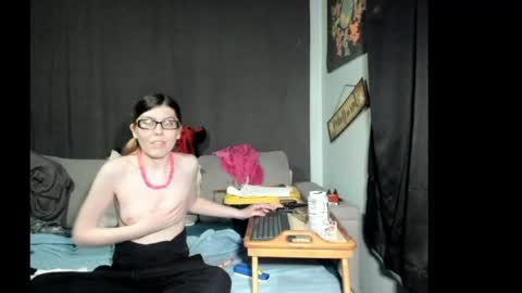 roxihazeleyes online show from 04-15-26, 03:46