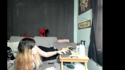 roxihazeleyes online show from 06-03-26, 03:28