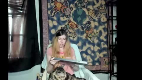 Snapshot of roxihazeleyes chatting on 06-13-26, 05:33 roxihazeleyes online show from 06-13-26, 05:33