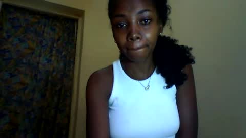 Snapshot of roxilita chatting on 06-16-26, 09:34 Roxilita online show from 06-16-26, 09:34