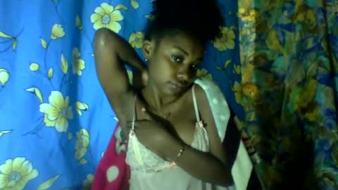Snapshot of roxilita chatting on 07-01-26, 11:48 Roxilita online show from 07-01-26, 11:48