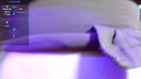 roxiie online show from 10-20-25, 07:36