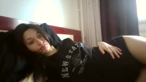 Snapshot of roxxanne194711672836 chatting on 03-22-26, 01:36 roxxanne194711672836 online show from 03-22-26, 01:36