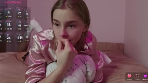 Snapshot of roxxxie_reid chatting on 02-28-25, 11:56 Roxieex ABBY online show from 02-28-25, 11:56