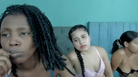 Snapshot of roxxy_velasquez chatting on 06-11-26, 02:44 roxxy_velasquez online show from 06-11-26, 02:44