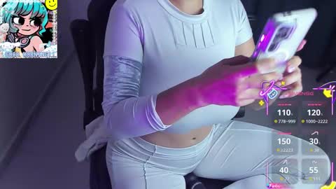 Snapshot of roxy_clark chatting on 09-12-25, 09:20 Annah online show from 09-12-25, 09:20