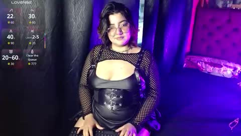 Roxana online show from 12-19-25, 11:01