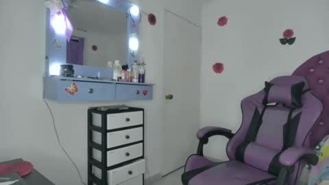 Roxy online show from 03-22-26, 01:53