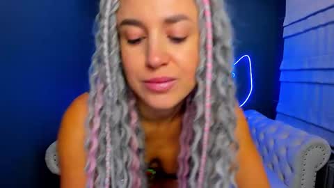 Roxy online show from 09-24-25, 01:31