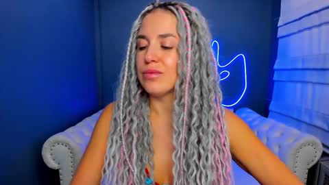 Roxy online show from 09-25-25, 02:04