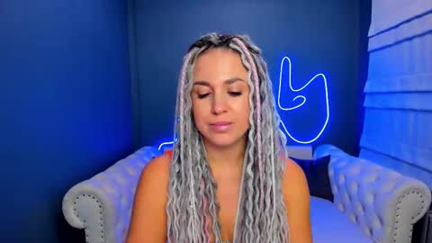 Roxy online show from 10-25-25, 01:35