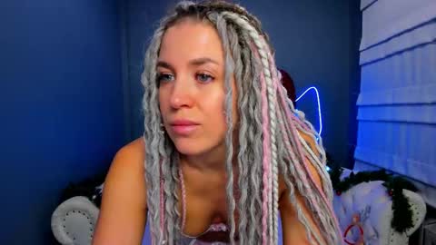 Snapshot of roxy_mars chatting on 12-23-25, 01:25 Roxy online show from 12-23-25, 01:25