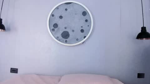 Snapshot of roxy_medina chatting on 09-28-25, 03:45 Roxy online show from 09-28-25, 03:45