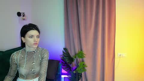 Snapshot of roxy_riot_ chatting on 02-01-25, 01:23 roxy_riot_ online show from 02-01-25, 01:23