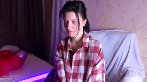 Snapshot of roxy_riot_ chatting on 02-17-25, 04:31 roxy_riot_ online show from 02-17-25, 04:31