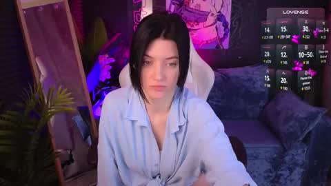 roxy_riot_ online show from 11-19-25, 02:11