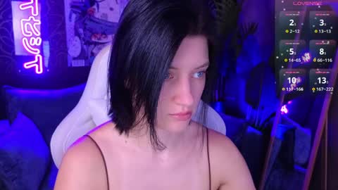 roxy_riot_ online show from 04-10-26, 01:55