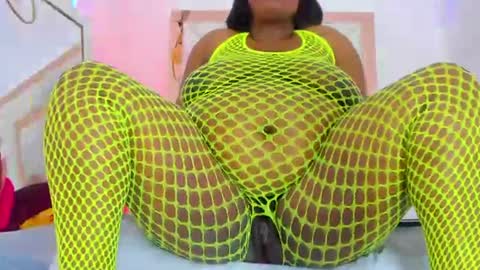 Snapshot of roxy_sexy69 chatting on 07-27-26, 07:32 roxy_sexy69 online show from 07-27-26, 07:32