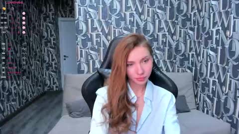 Snapshot of roxy_the_daedevill chatting on 12-18-24, 04:42 roxy_the_daedevill online show from 12-18-24, 04:42
