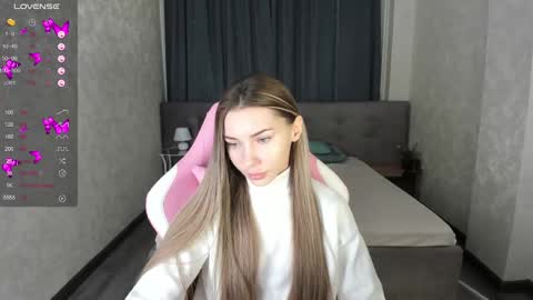 Snapshot of roxy_the_daedevill chatting on 01-14-25, 01:26 roxy_the_daedevill online show from 01-14-25, 01:26