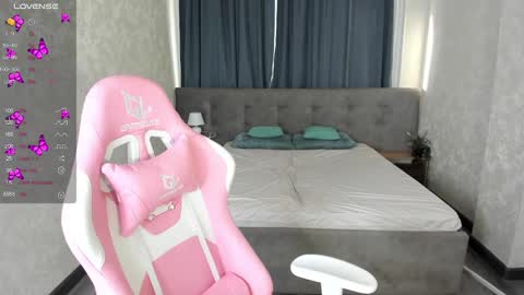 Snapshot of roxy_the_daedevill chatting on 01-14-25, 04:36 roxy_the_daedevill online show from 01-14-25, 04:36