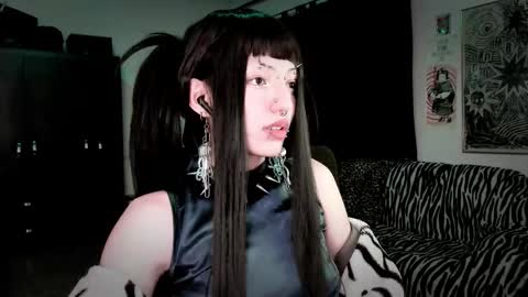 Roxy Independient model Help me to reach 50 thumbs up online show from 03-06-26, 01:24