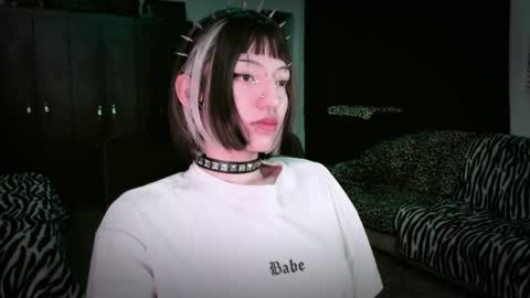 Roxy Independient model Help me to reach 50 thumbs up online show from 04-22-26, 12:13