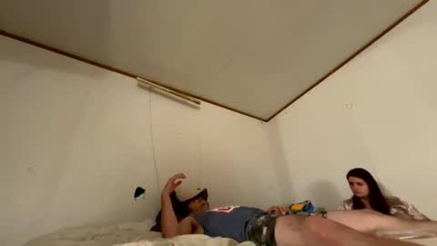 Roxy and Brock online show from 10-02-25, 07:59