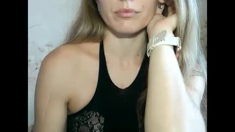 roxyfox18x01 online show from 10-20-25, 06:58