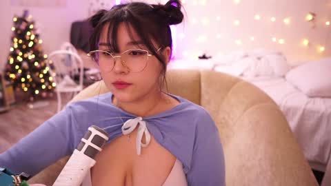 Snapshot of roxysuh chatting on 01-04-25, 10:05 roxysuh online show from 01-04-25, 10:05